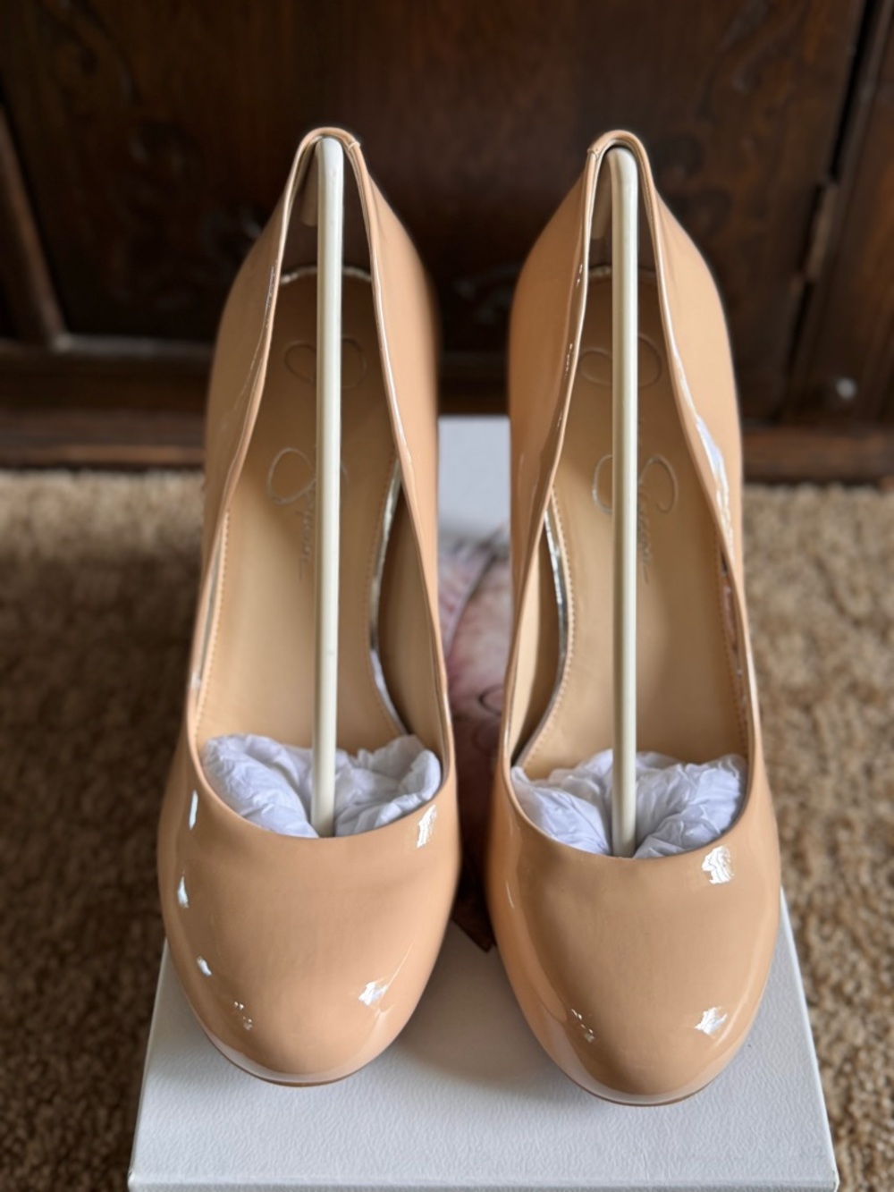 NIB Jessica Simpson Caprielle Sand Dune Super Patent Pumps - Size 10